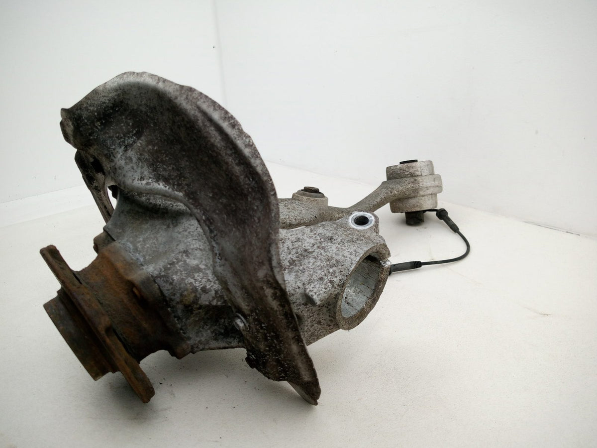 FRONT RIGHT SUSPENSION LEG STRUT HUB 4
