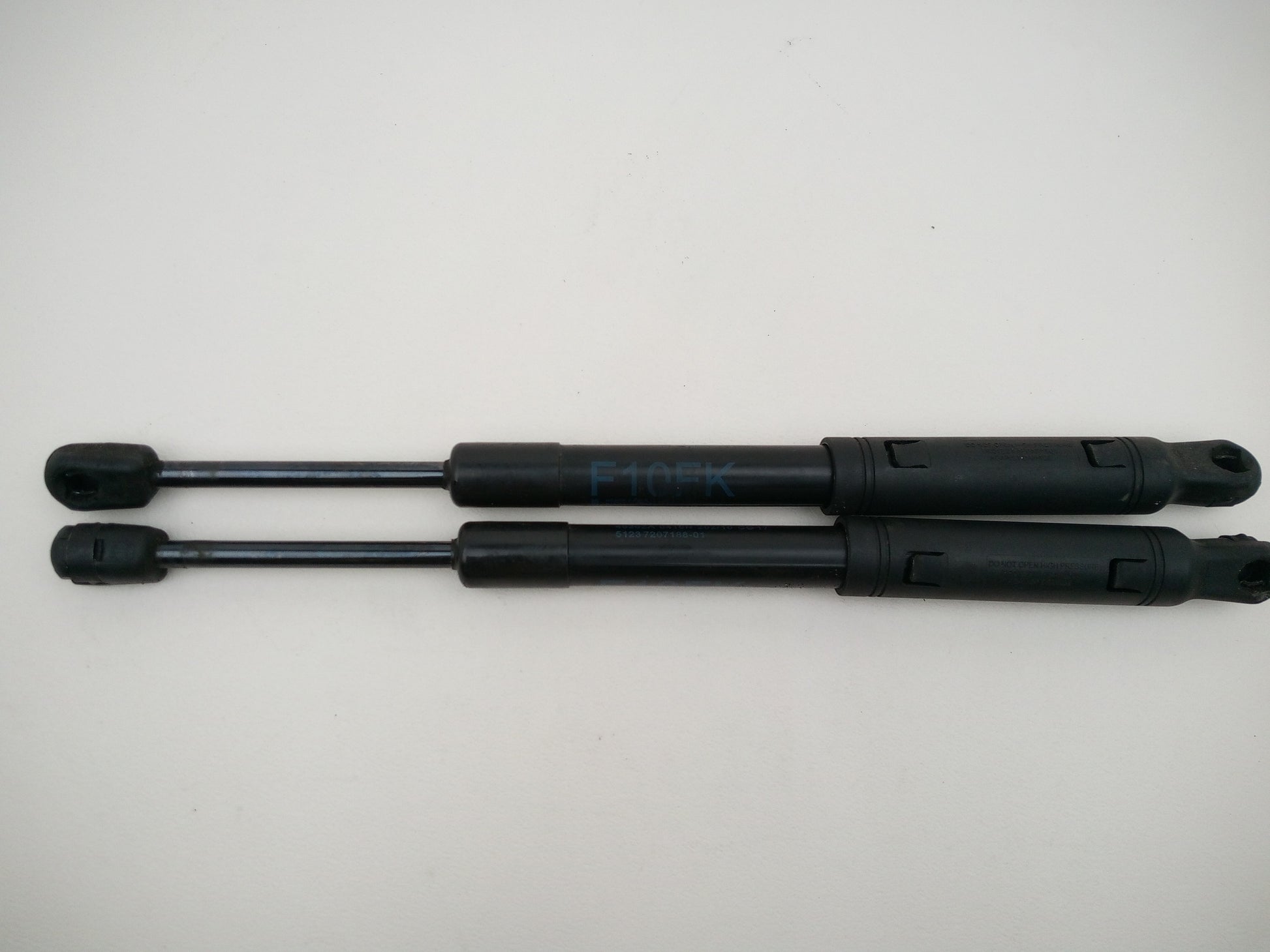 Tailgate Lift Handle 4
