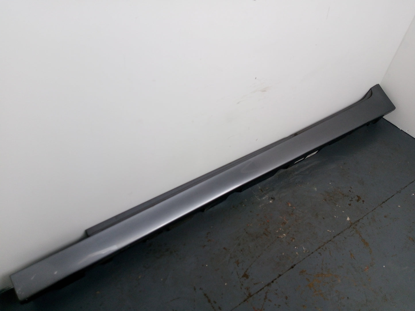 Side Skirt LH 4