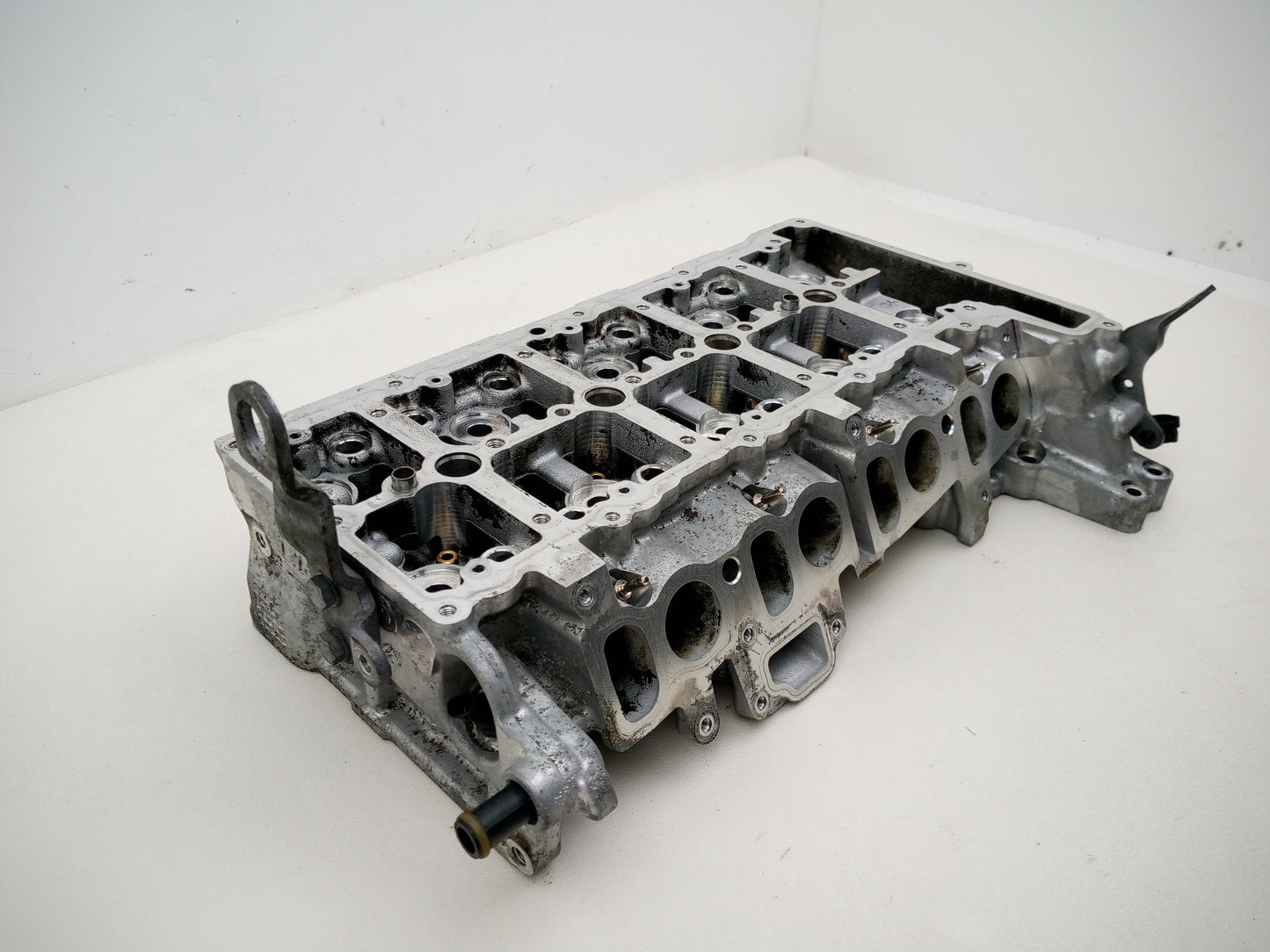 Camshaft Cover  4