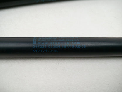 Tailgate Lift Handle 4