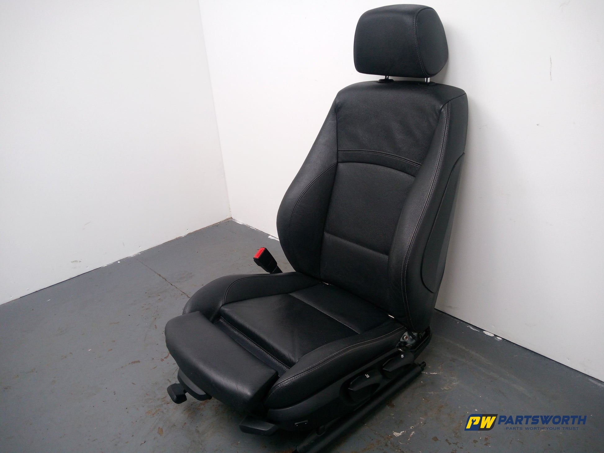 Seat Front LH 4