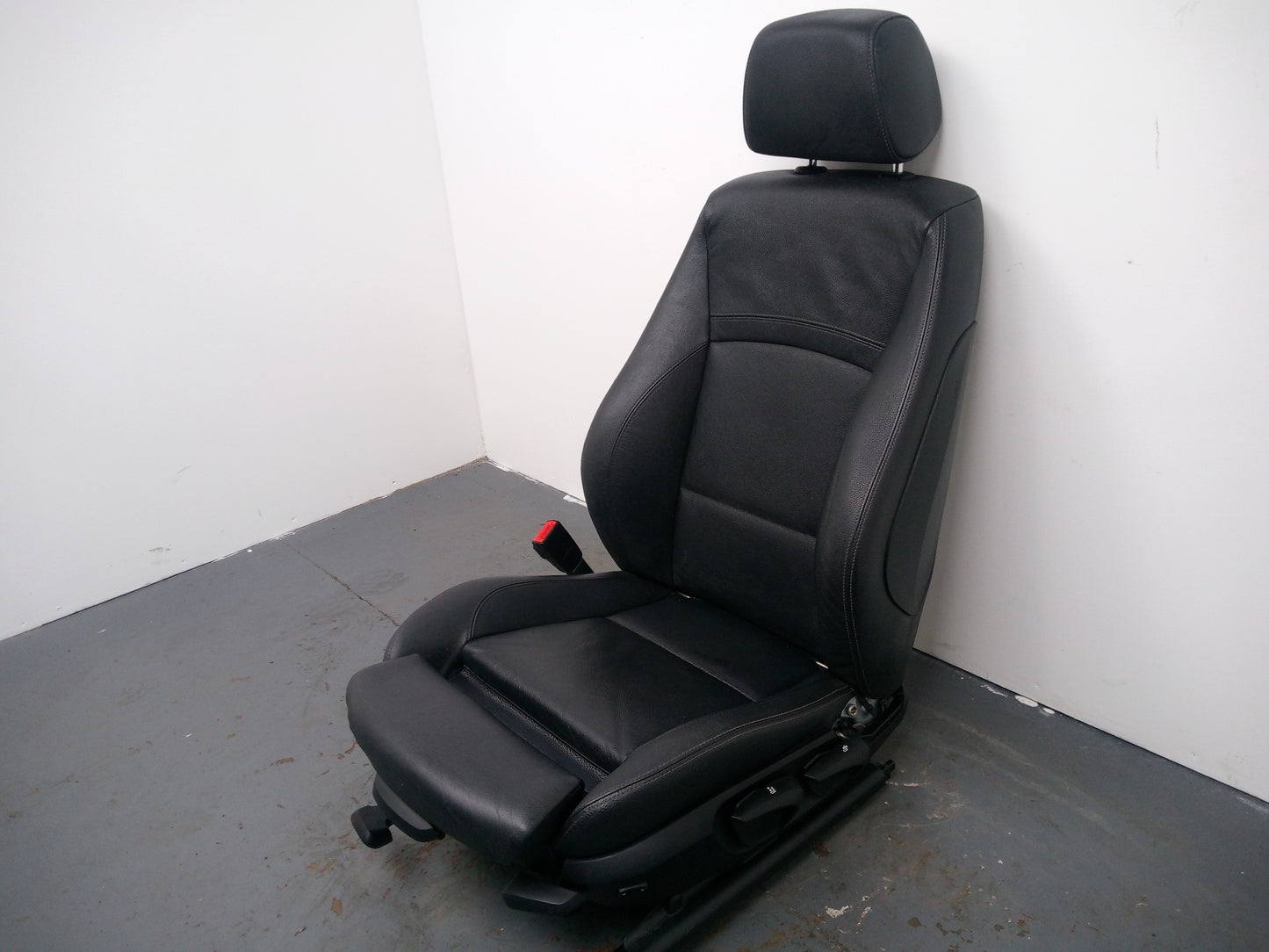 Bmw E90 E91 Lci M Sport Heated Black Leather Front Left N/S Interior Seat - photo 4