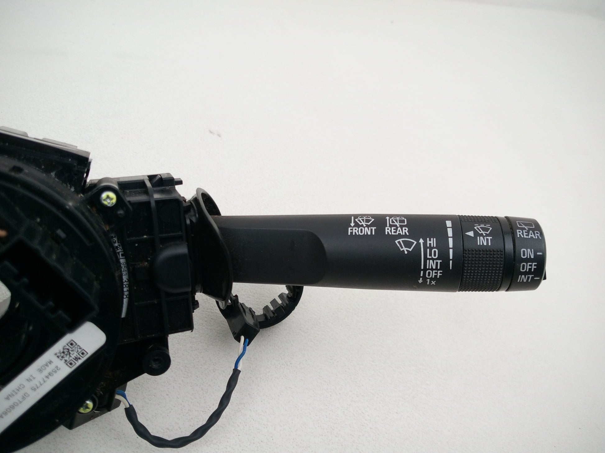 Wiper Stalk, Cruise Control, Gear Selector Stalk  10