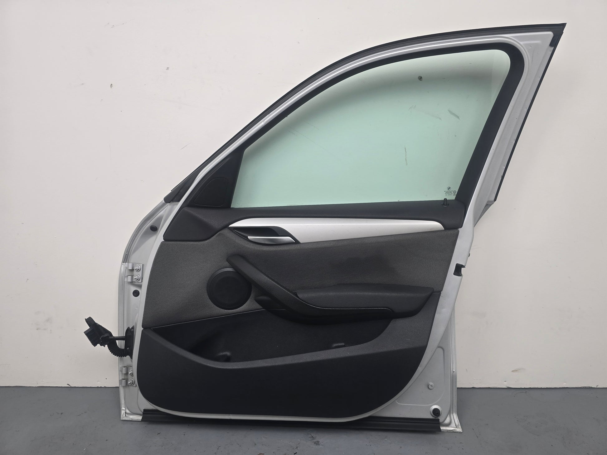 2010 Bmw X1 Xdrive20d Se Auto Door Front Right Side Titanium Silver Metallic 354 - photo 10