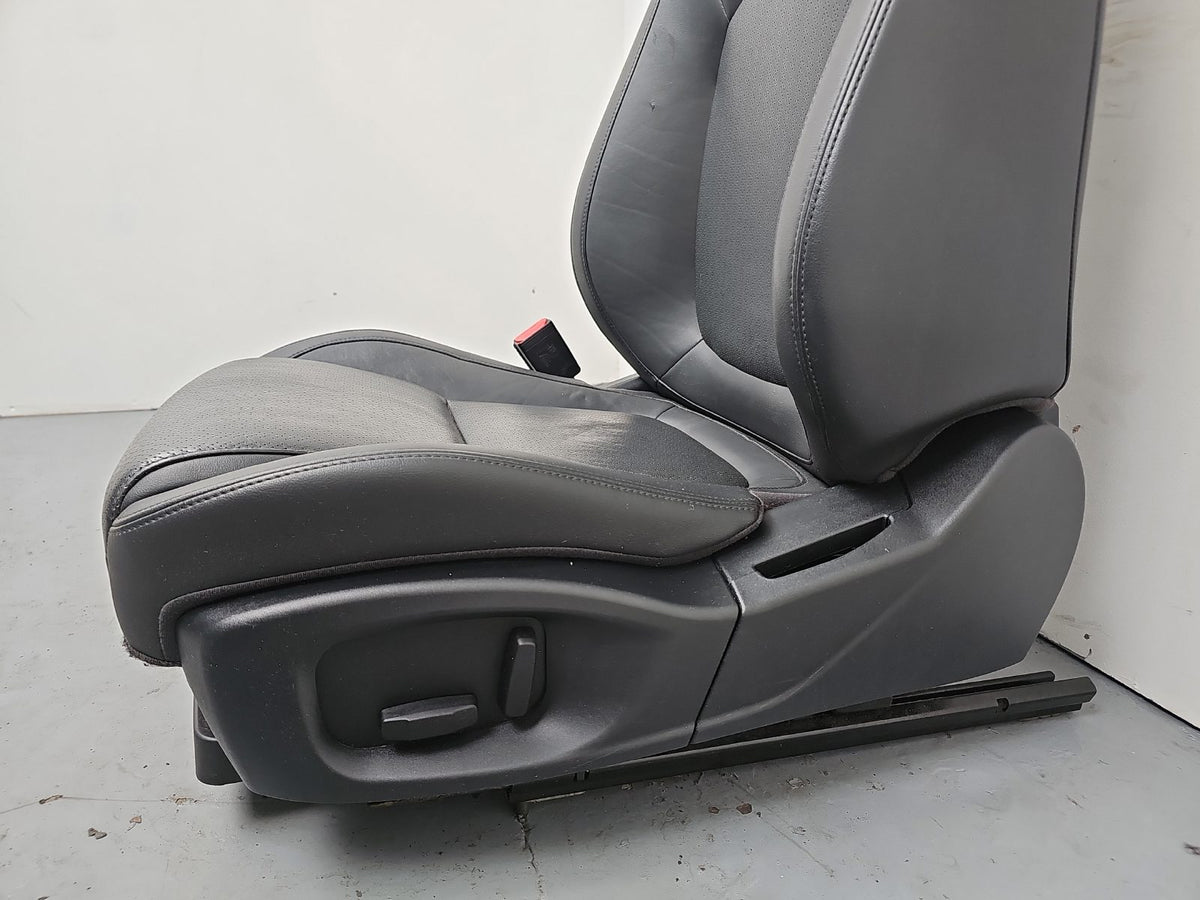 Seat Front LH 4