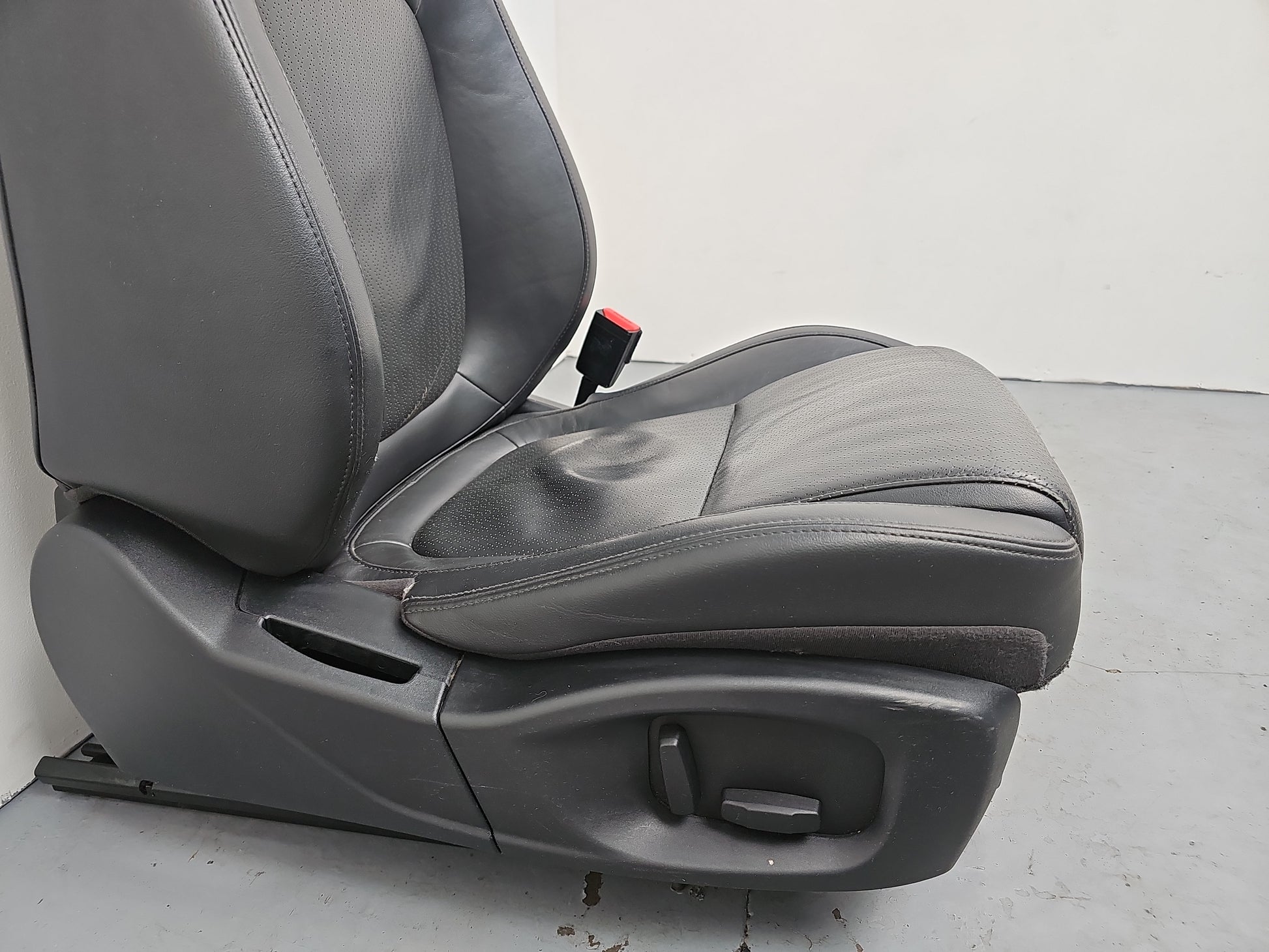2015 Jaguar Xe Portfolio D Auto Seat Front Rh - photo 4