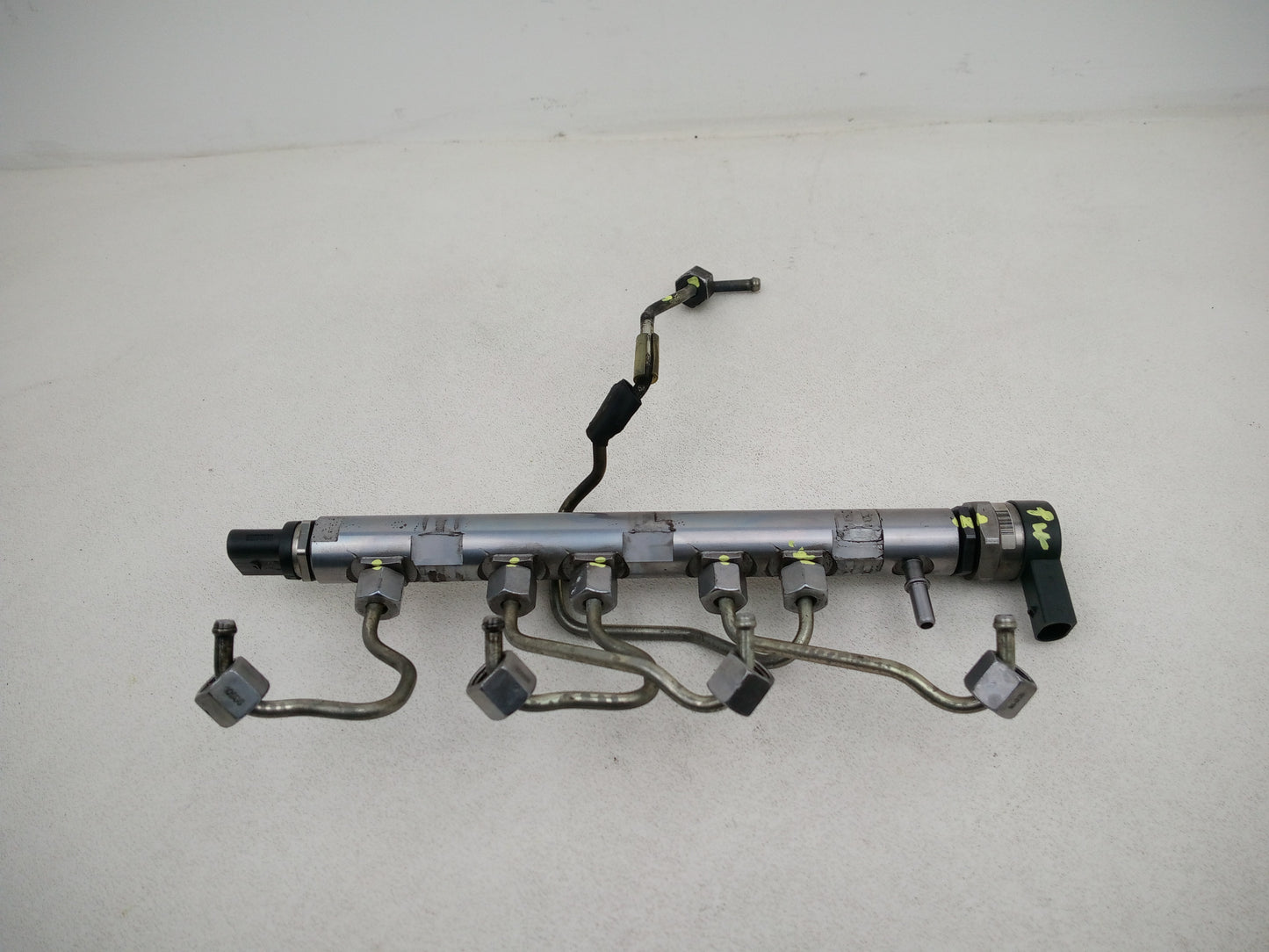 Fuel Rail 4