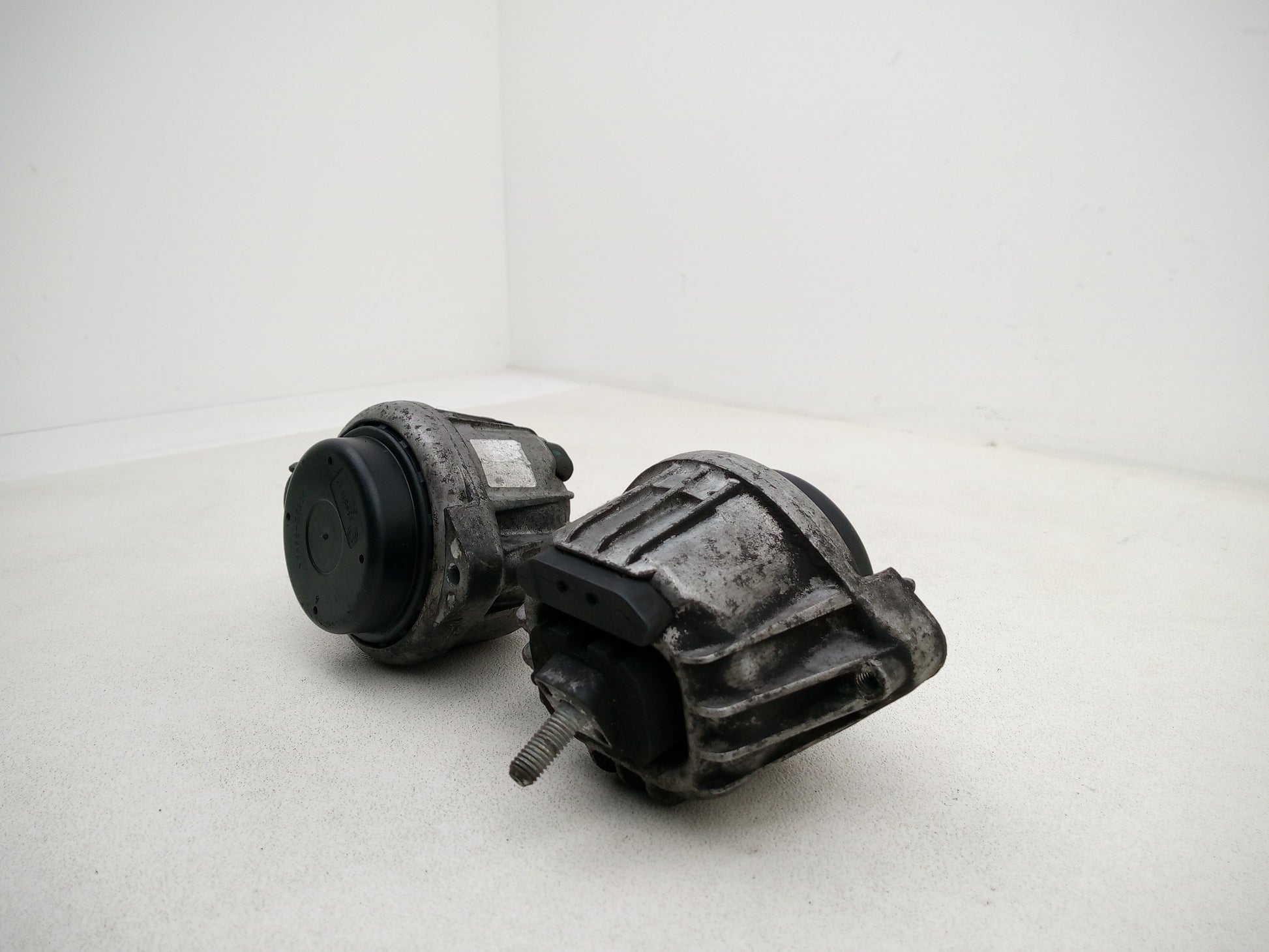 Set Of Engine Mounts LH + RH 4