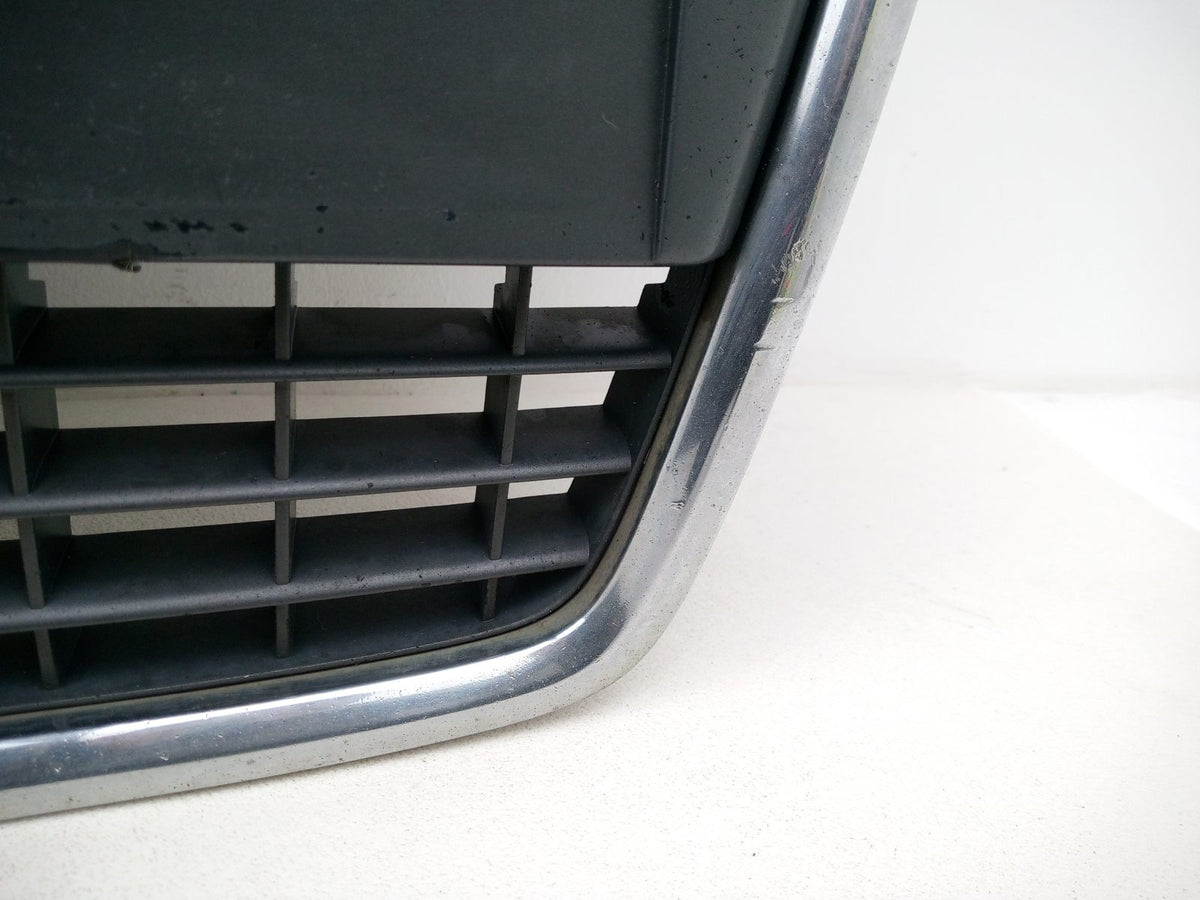 Grille Front 4
