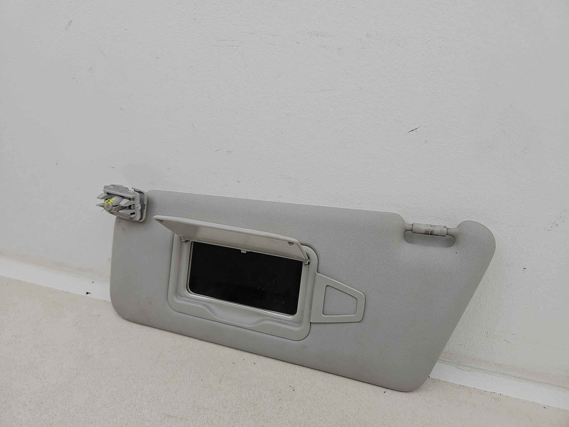 Sun Visor LH 4