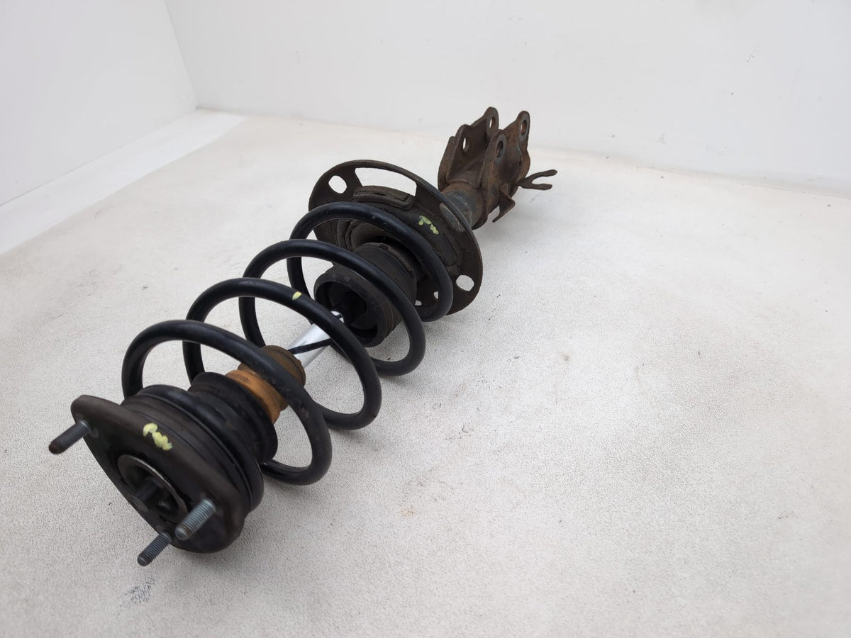 FRONT LEFT SUSPENSION LEG STRUT HUB 4