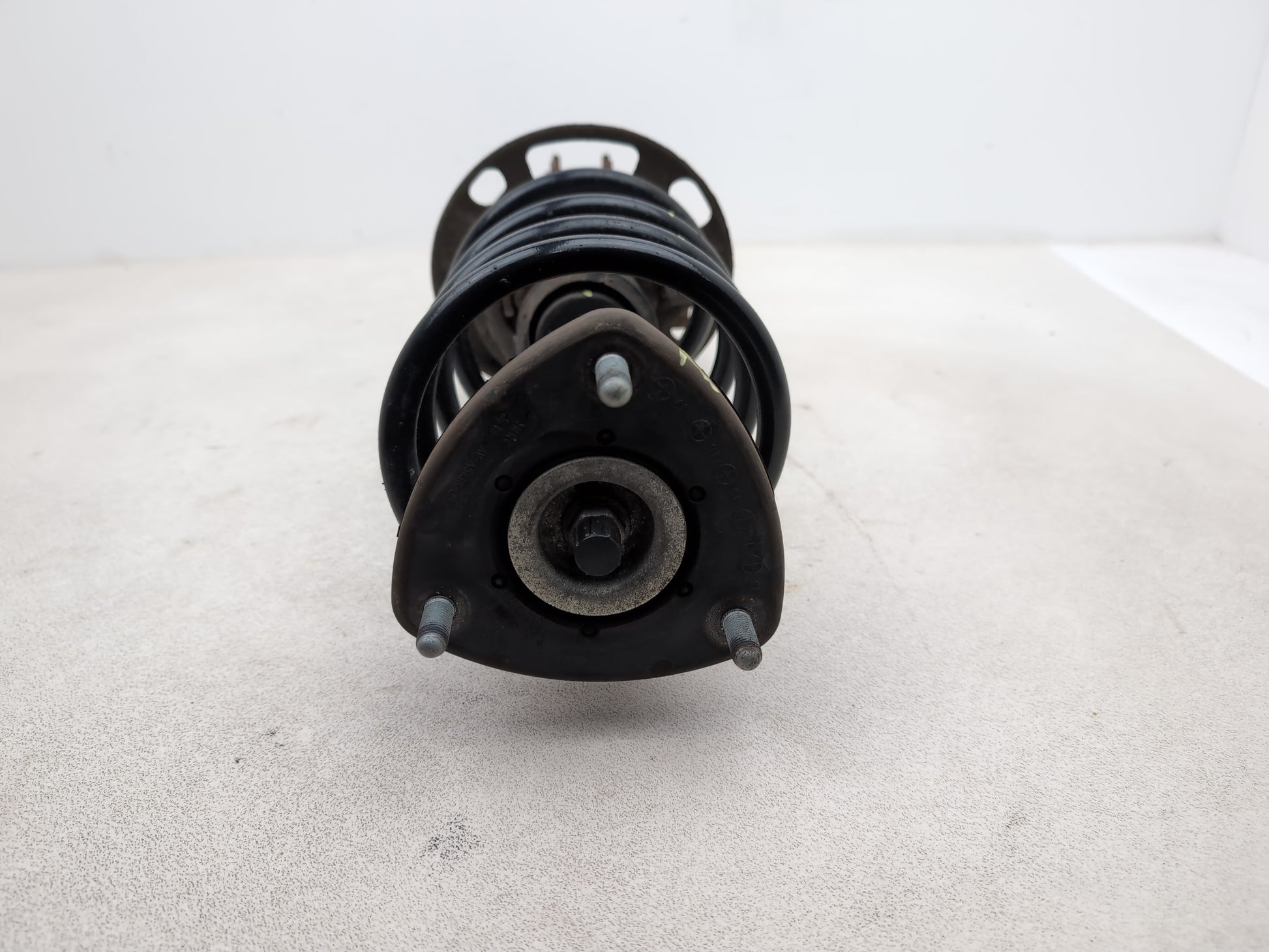 FRONT RIGHT SUSPENSION LEG STRUT HUB 4