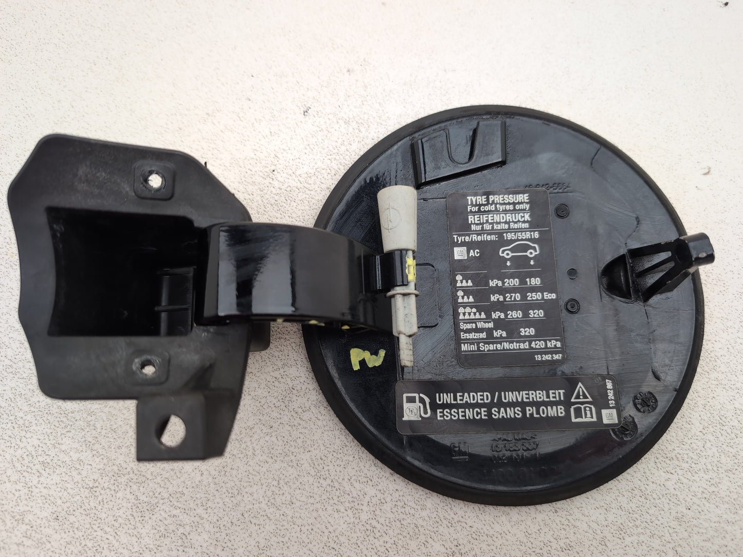 Fuel Filler Flap 4