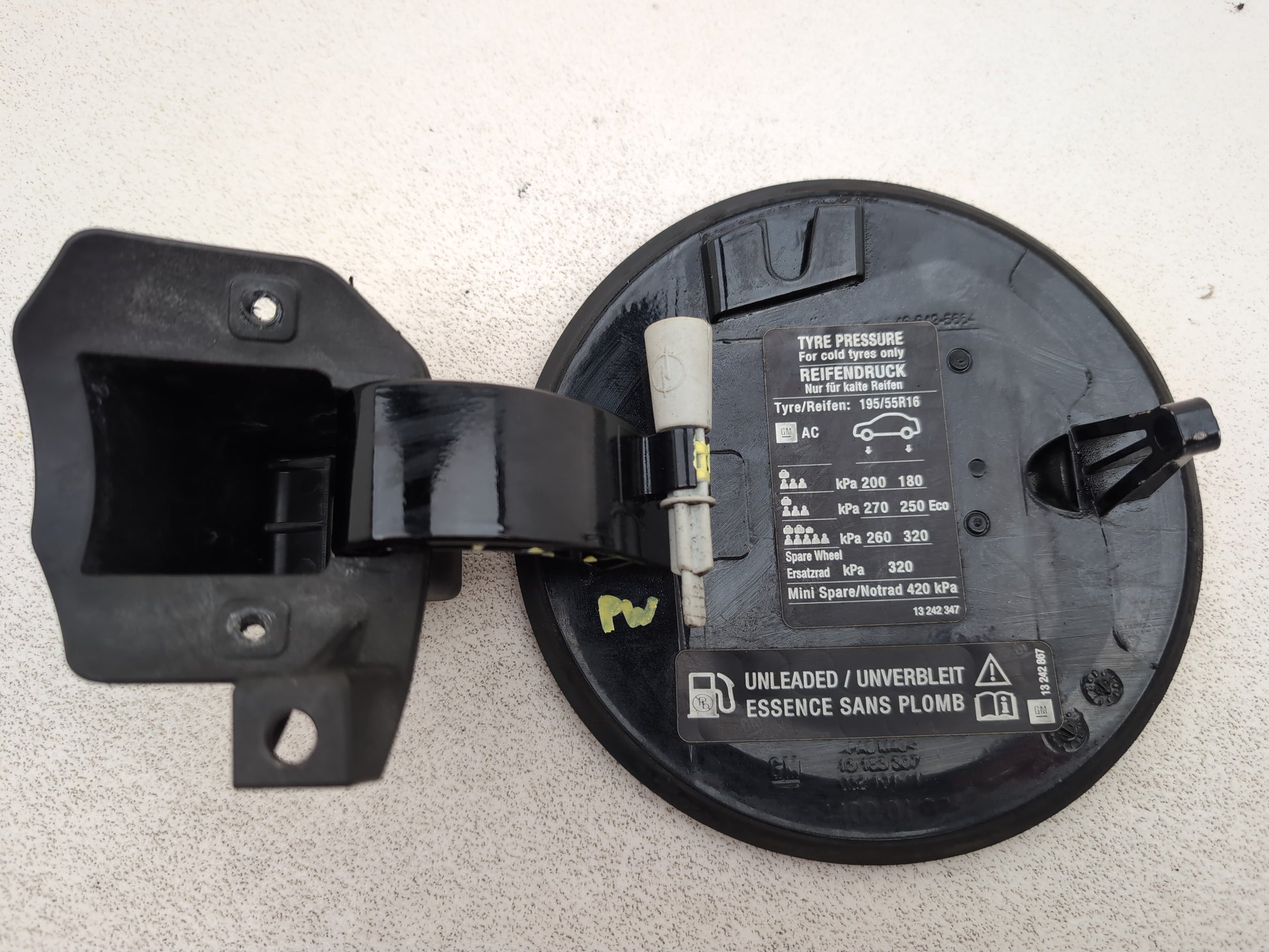 Fuel Filler Flap 4