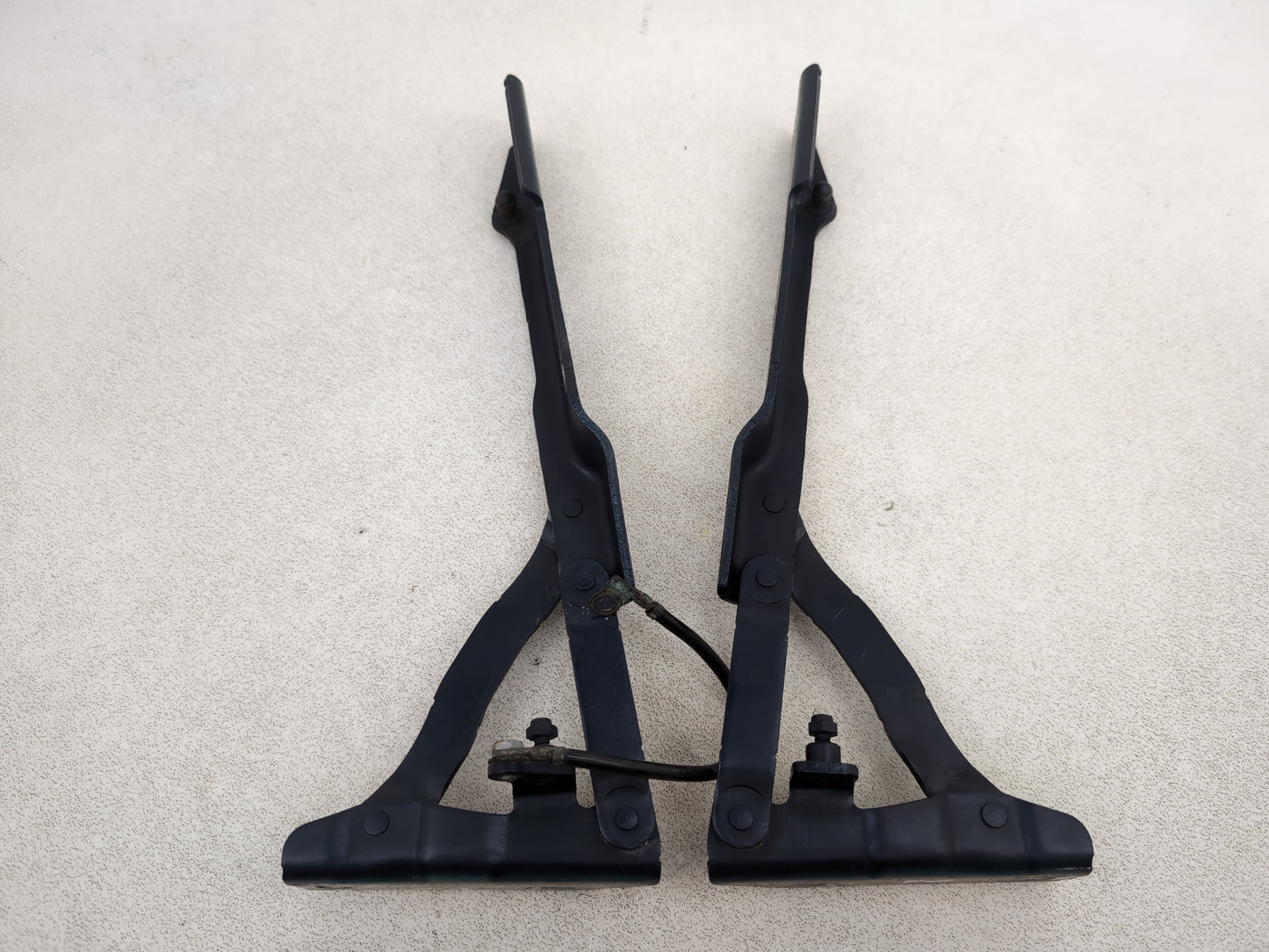 Bonnet Hinges 4
