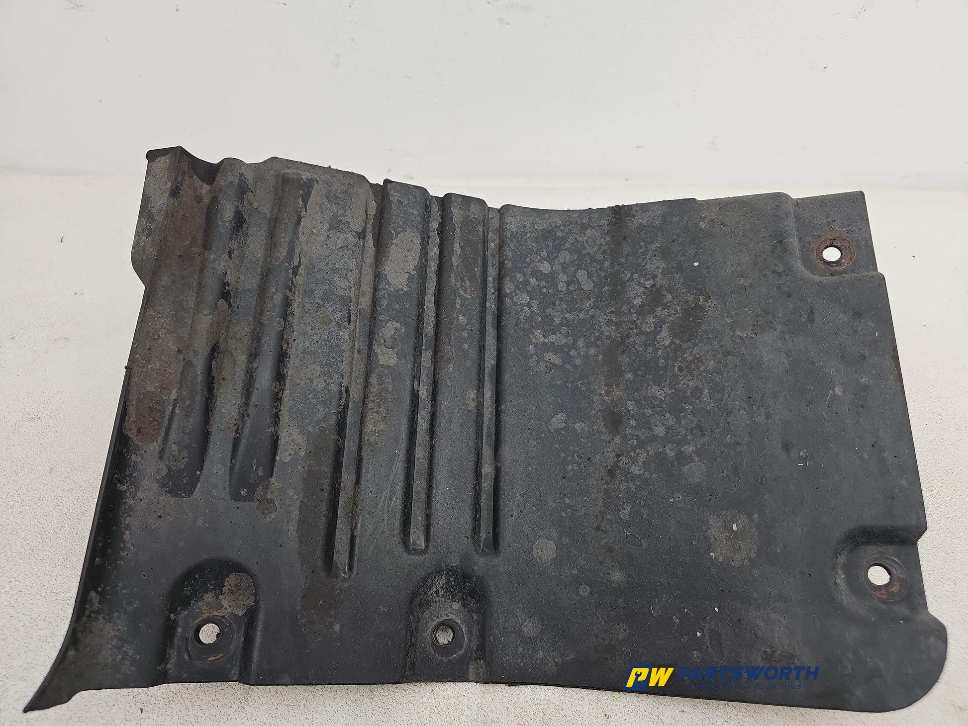 Moulding Wheel Arch Front RH 4