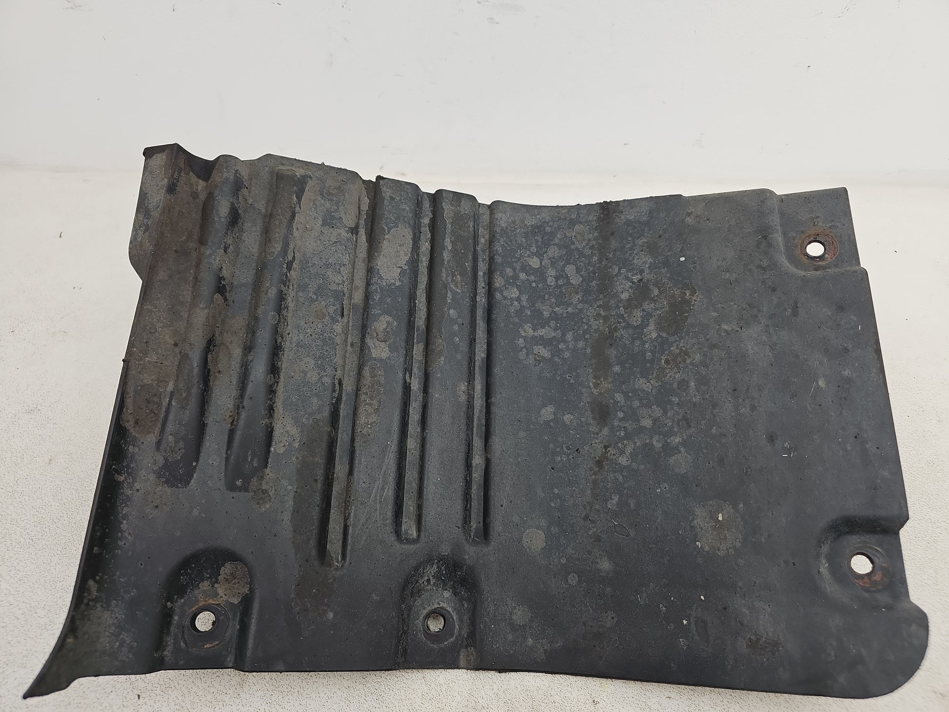 Moulding Wheel Arch Front RH 4