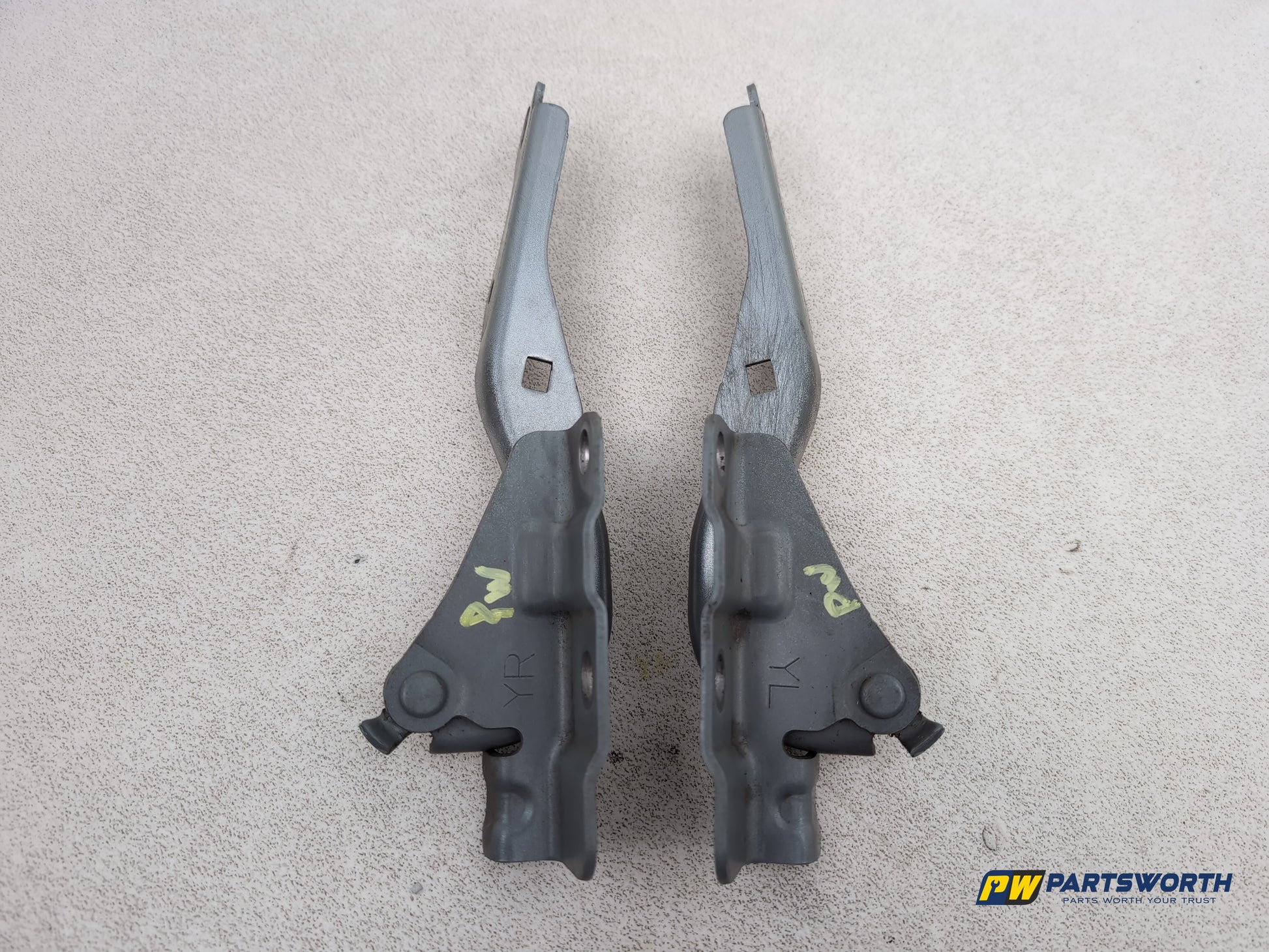 Bonnet Hinges 4