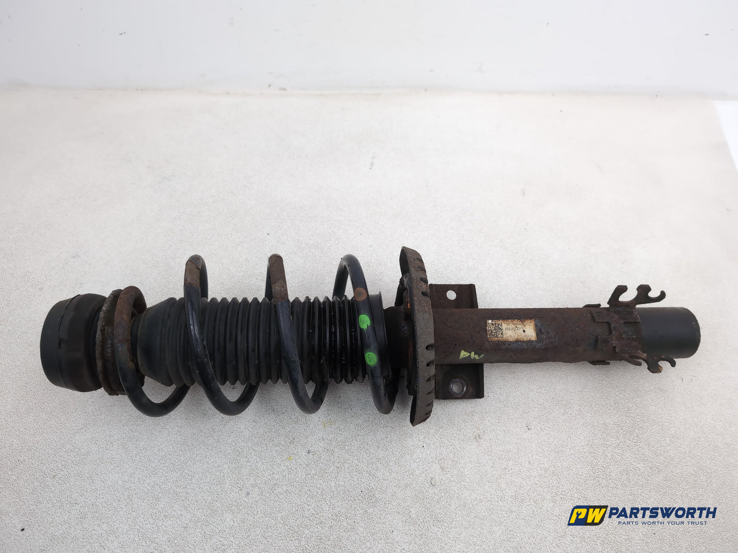 FRONT RIGHT SUSPENSION LEG STRUT HUB 4