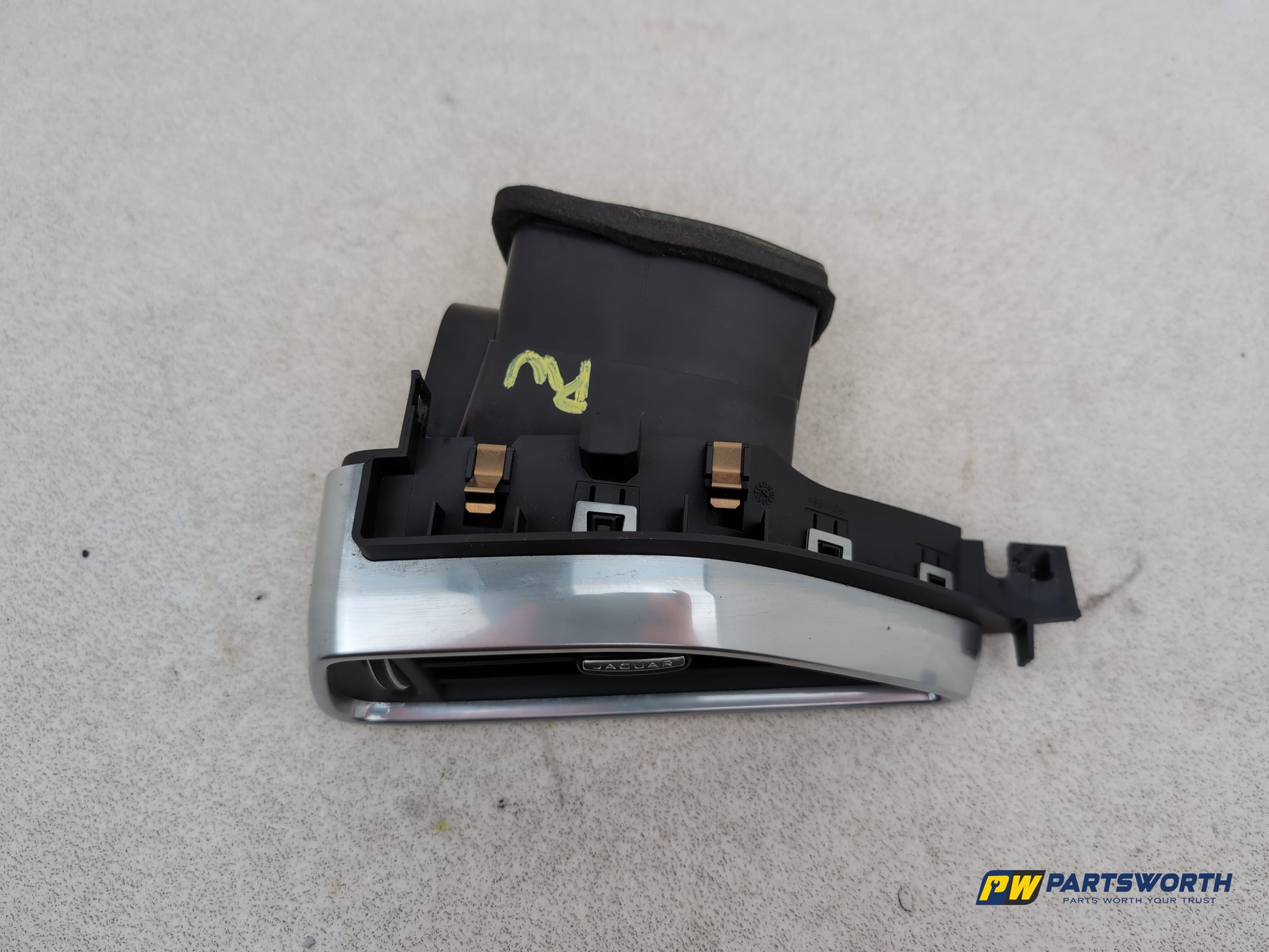 Facia Vent LH 4