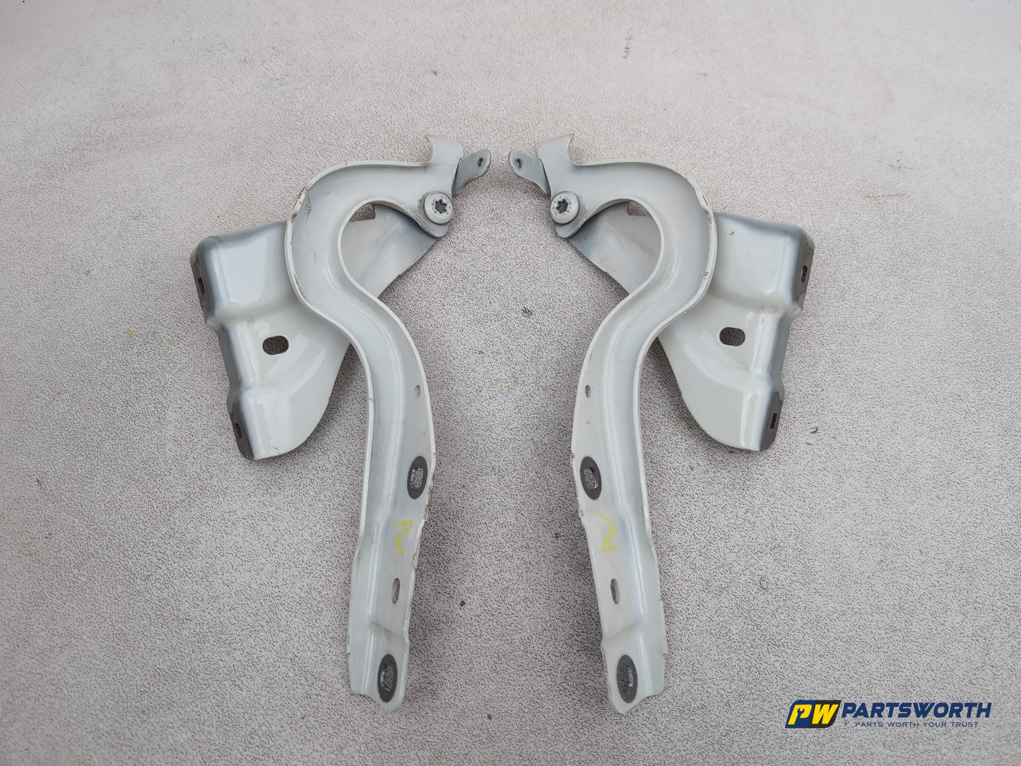 Bonnet Hinges 4