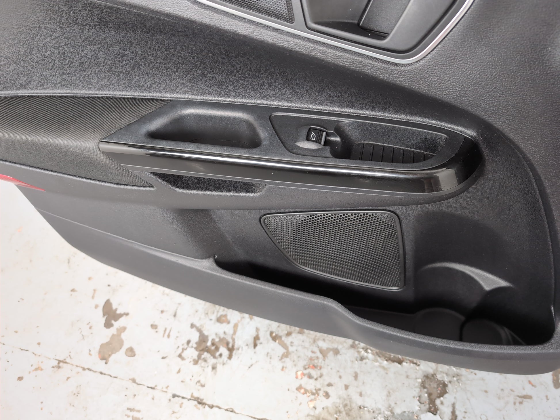 Door Front LH 10