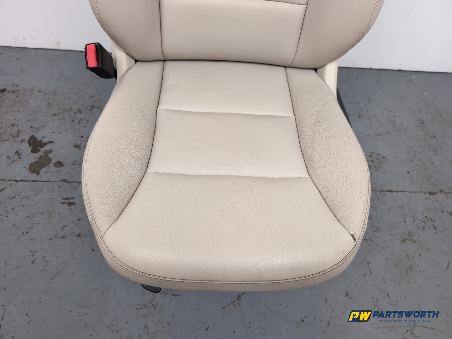 Seat Front LH 4