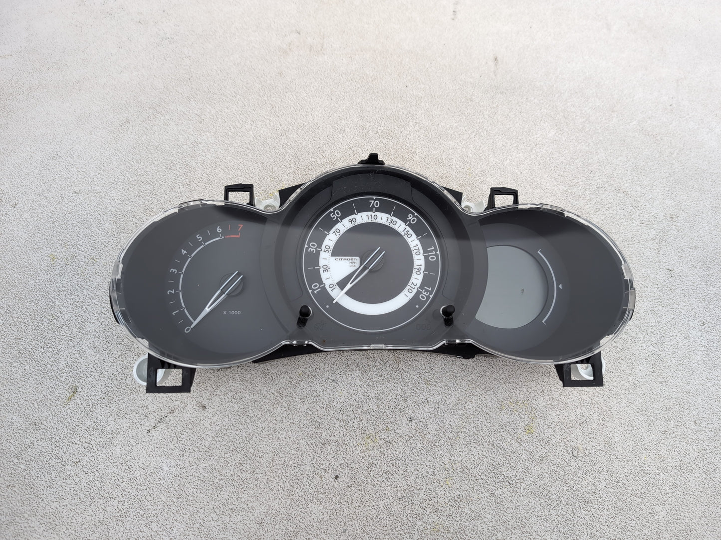 Instrument Cluster 3