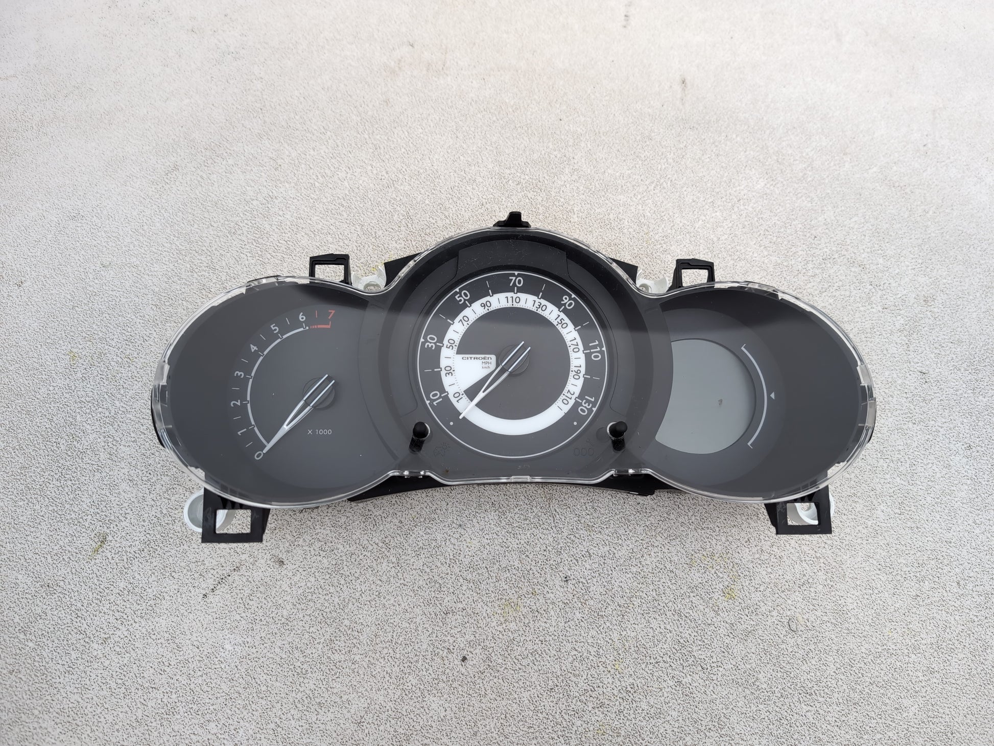 Instrument Cluster 3