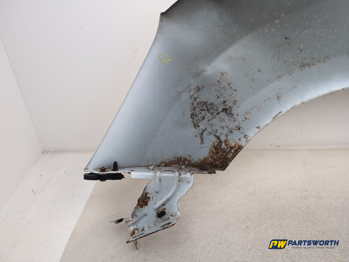 Wing Front RH 11