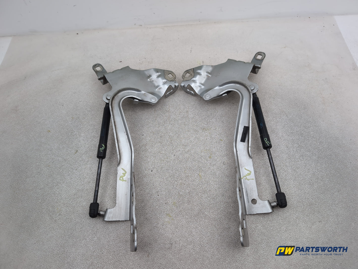 Bonnet Hinges 4