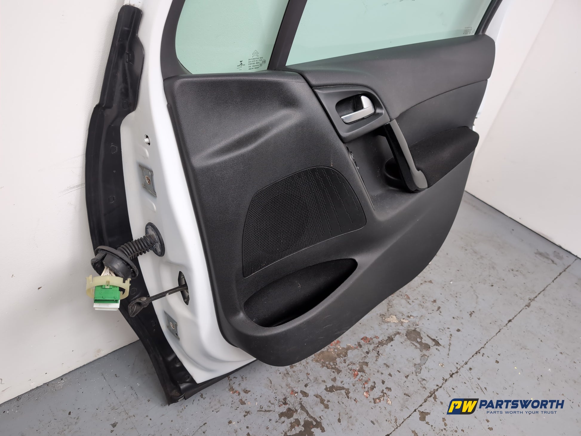 Door Front RH 12