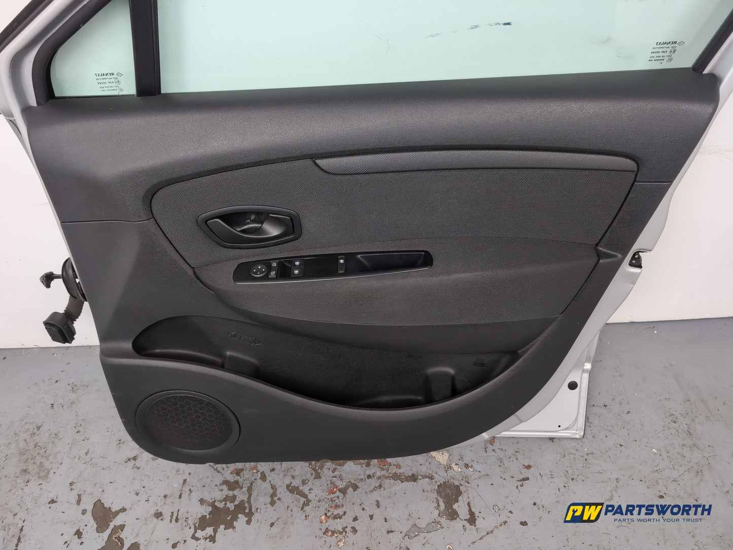 Door Front RH 14