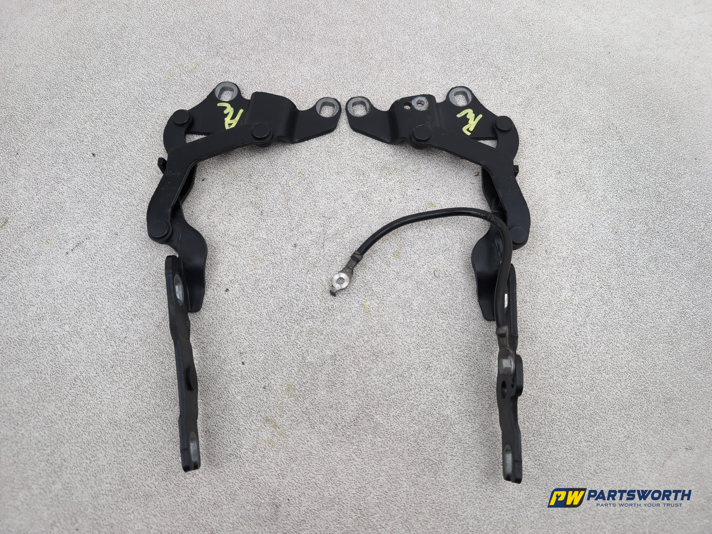 Bonnet Hinges 7