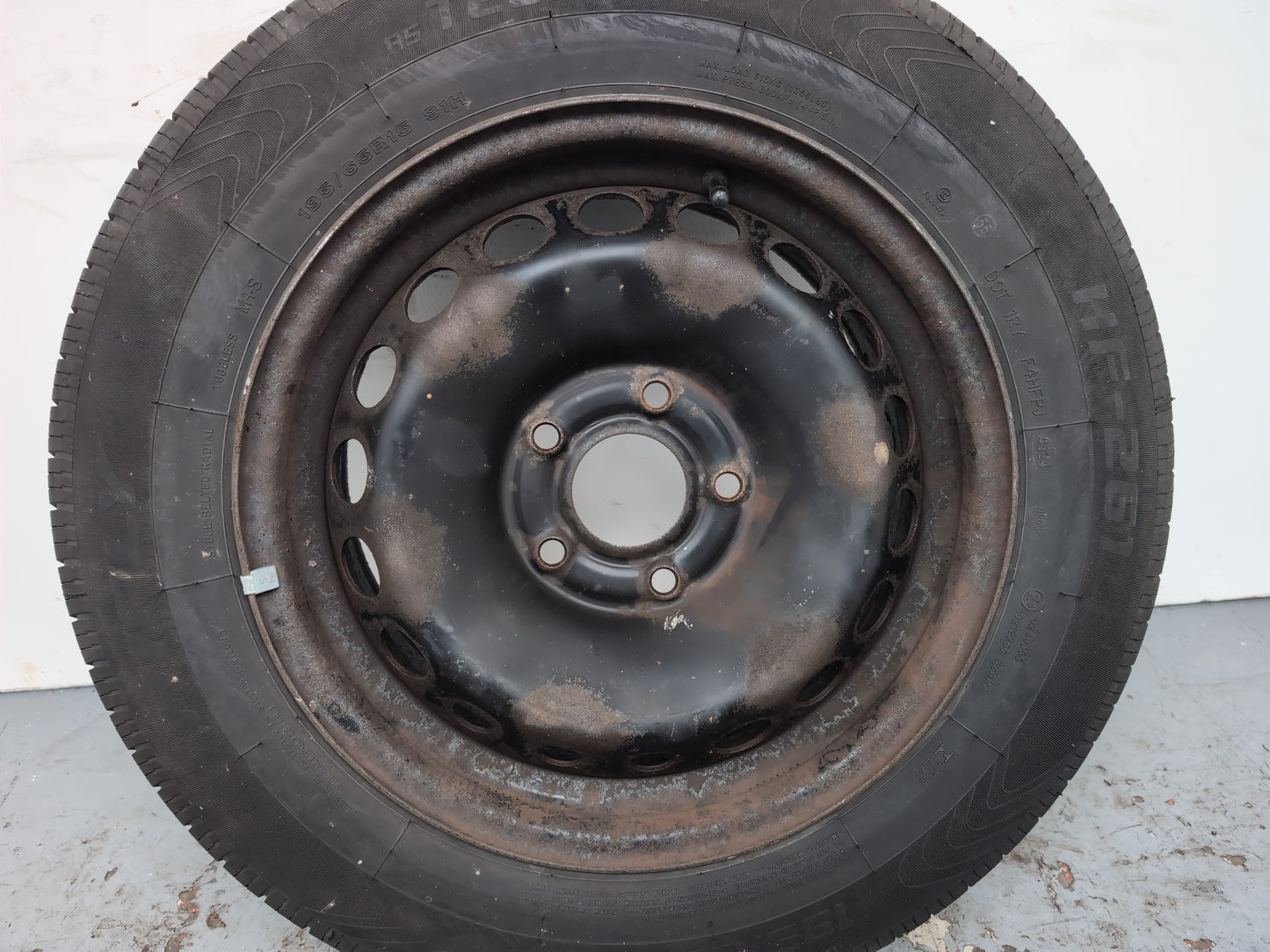 Renault Scenic Bizu Wheel With Tyre 195/65 R15 - photo 4