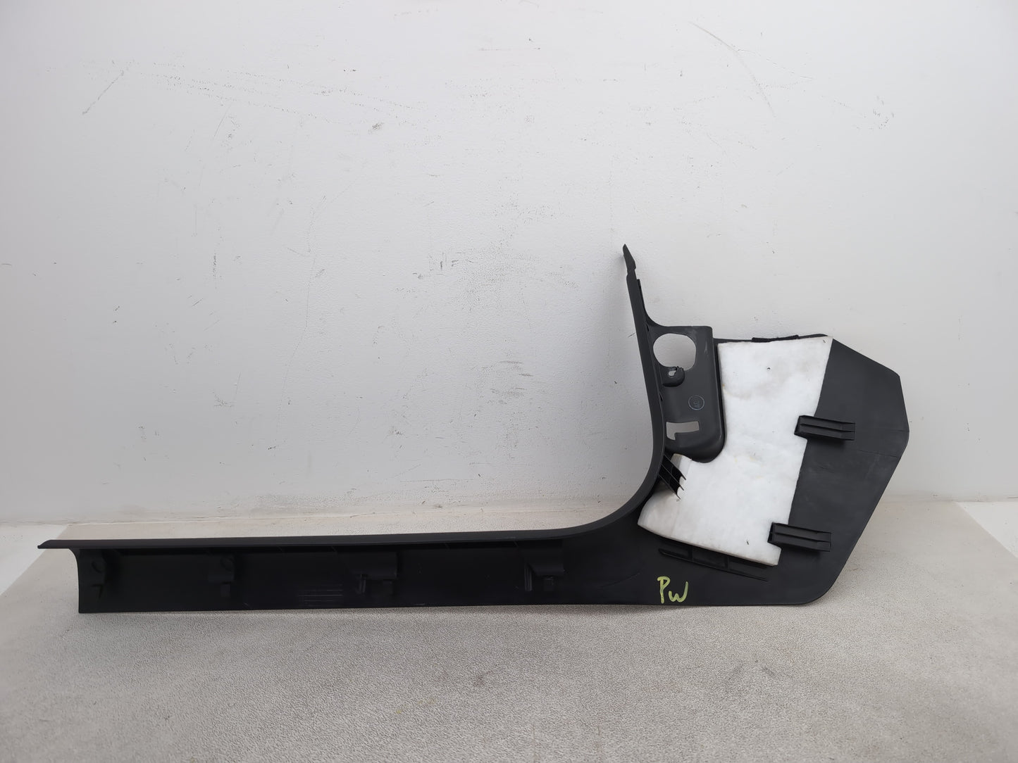 RH A Pillar Trim  4
