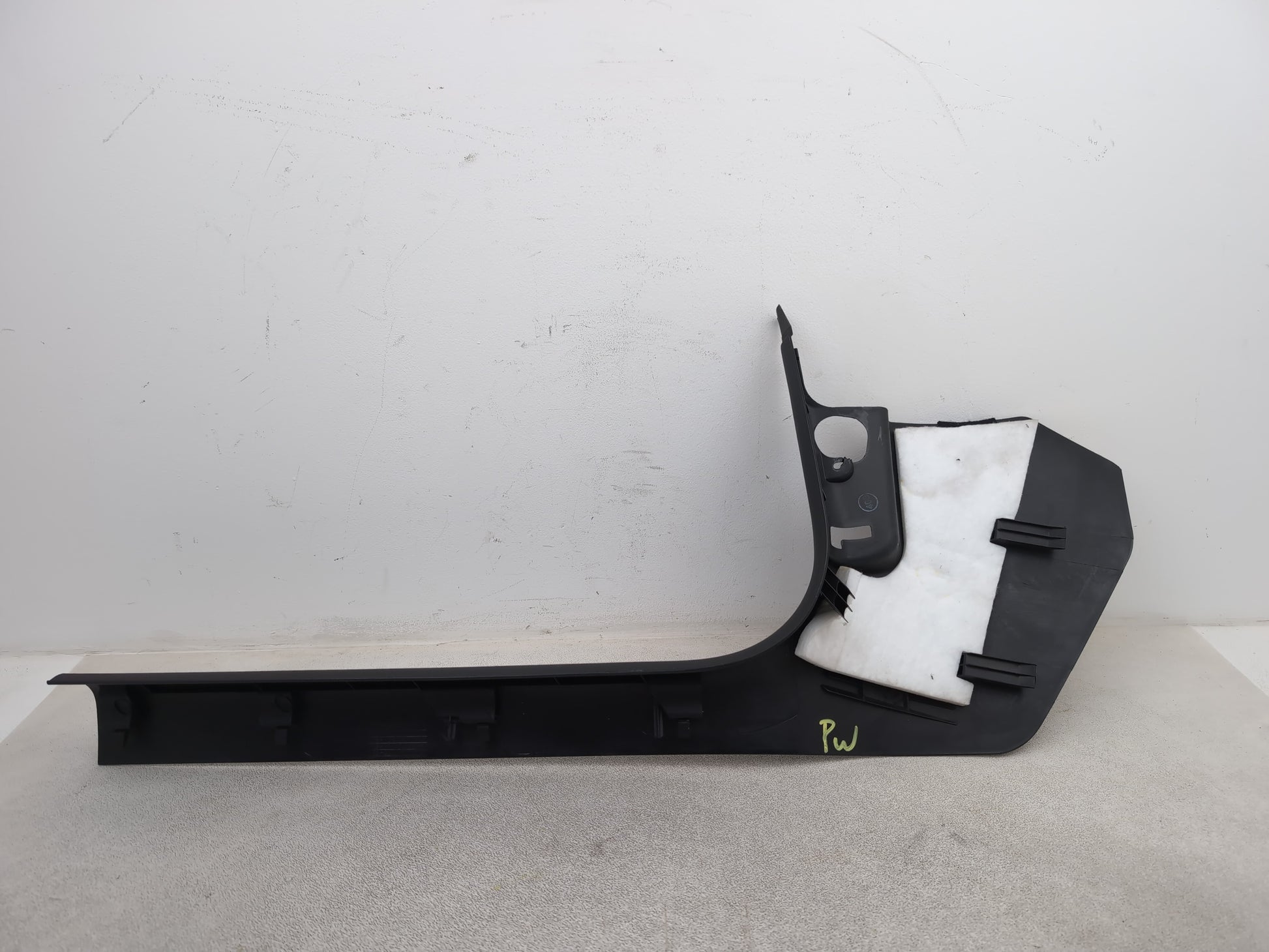 RH A Pillar Trim  4