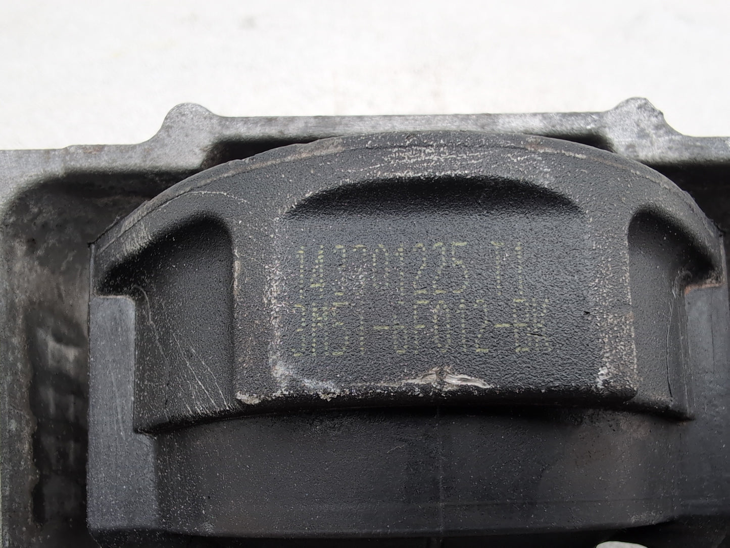 Set Of Engine Mounts LH + RH 10