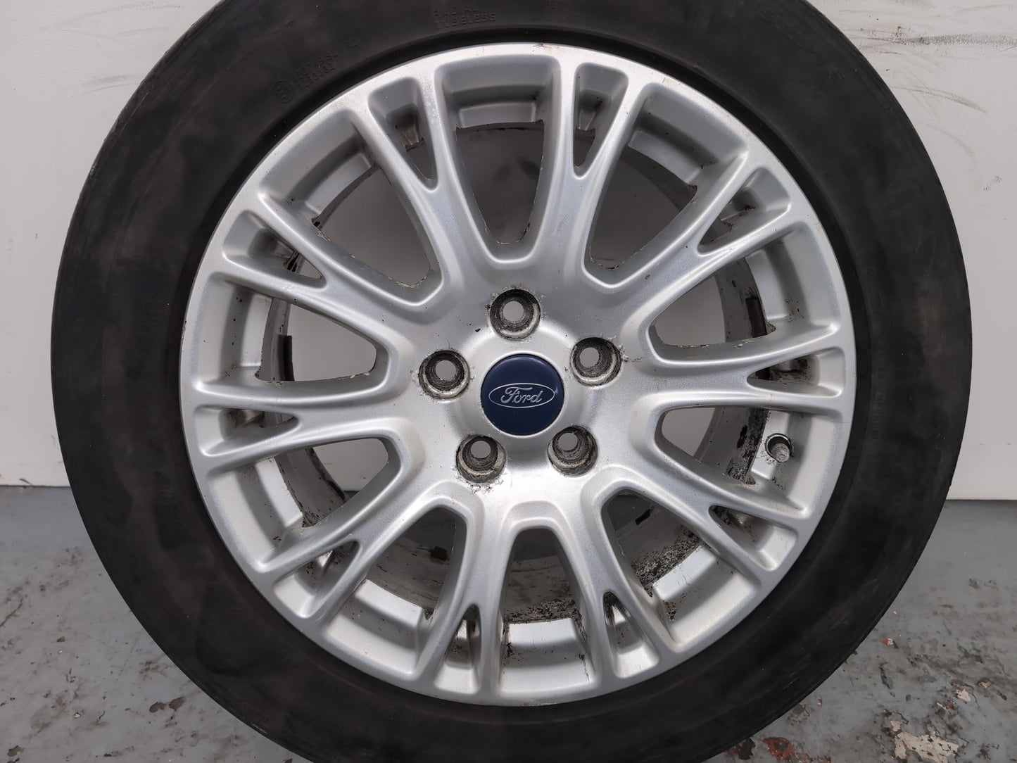 Ford Focus Zetec Tdci Wheel With Tyre 215/55 R16 7jx16h2x50 - photo 4