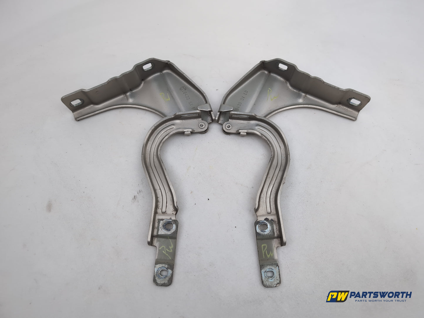 Bonnet Hinges 4