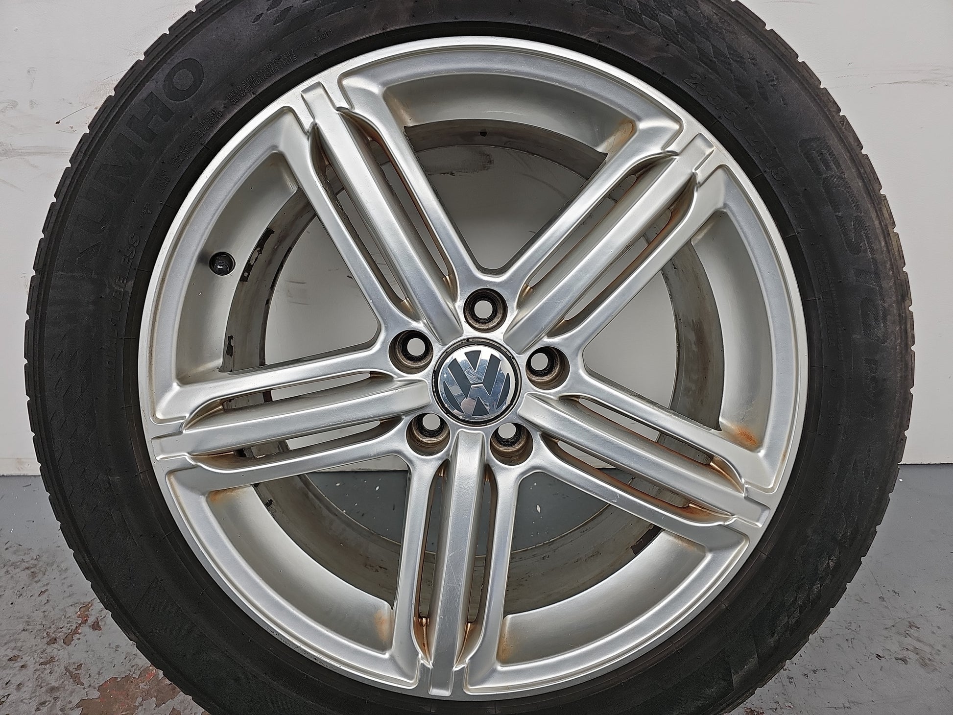 Volkswagen Tiguan Se 4motion Tsi Wheel With Tyre 235/50 R18 65718x8jj - photo 4