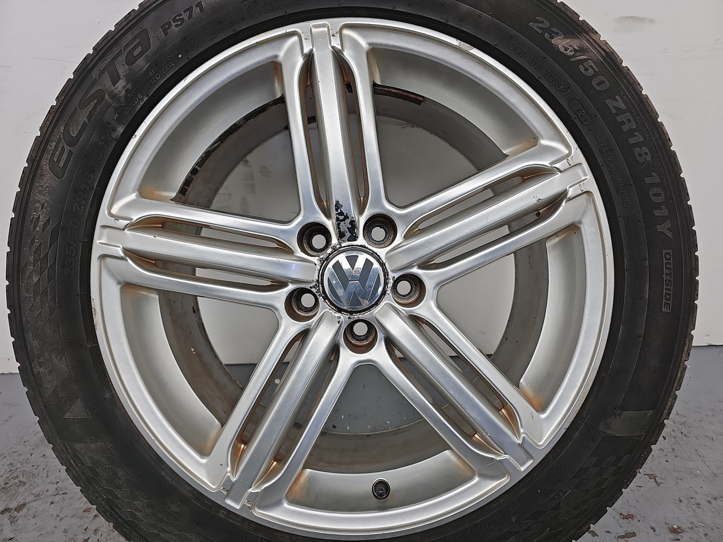 Volkswagen Tiguan Se 4motion Tsi Wheel With Tyre 235/50 R18 65718x8jj - photo 4