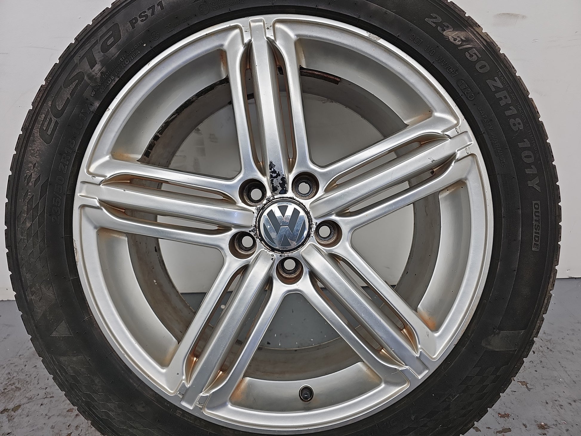 Volkswagen Tiguan Se 4motion Tsi Wheel With Tyre 235/50 R18 65718x8jj - photo 4
