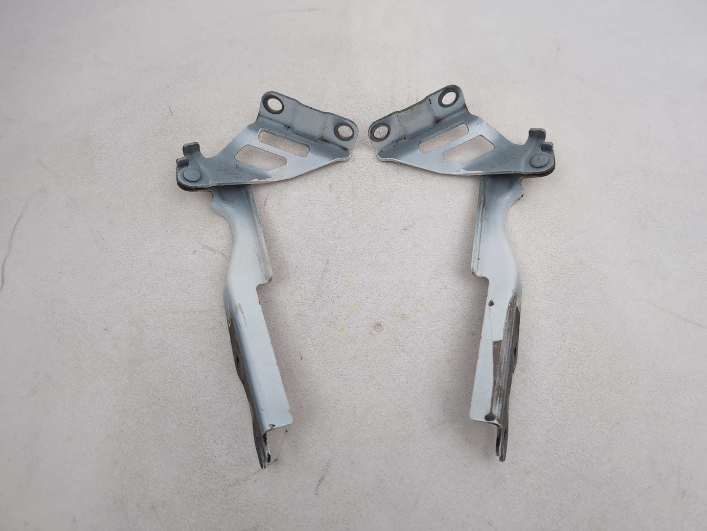 Bonnet Hinges 4