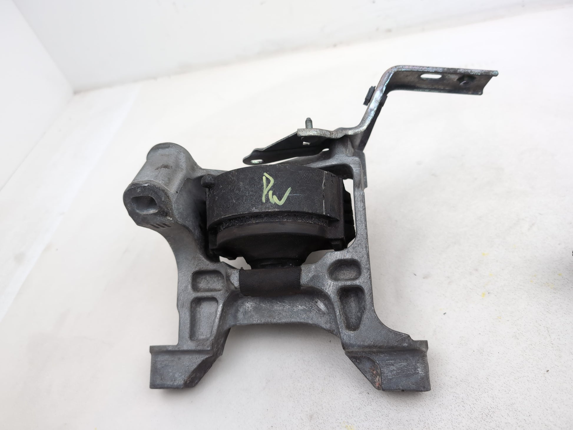 Set Of Engine Mounts LH + RH 4