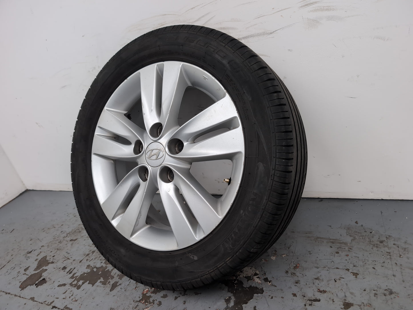 Hyundai Ix20 Style Crdi Wheel With Tyre 205/55 R16 2010-2019 - photo 4