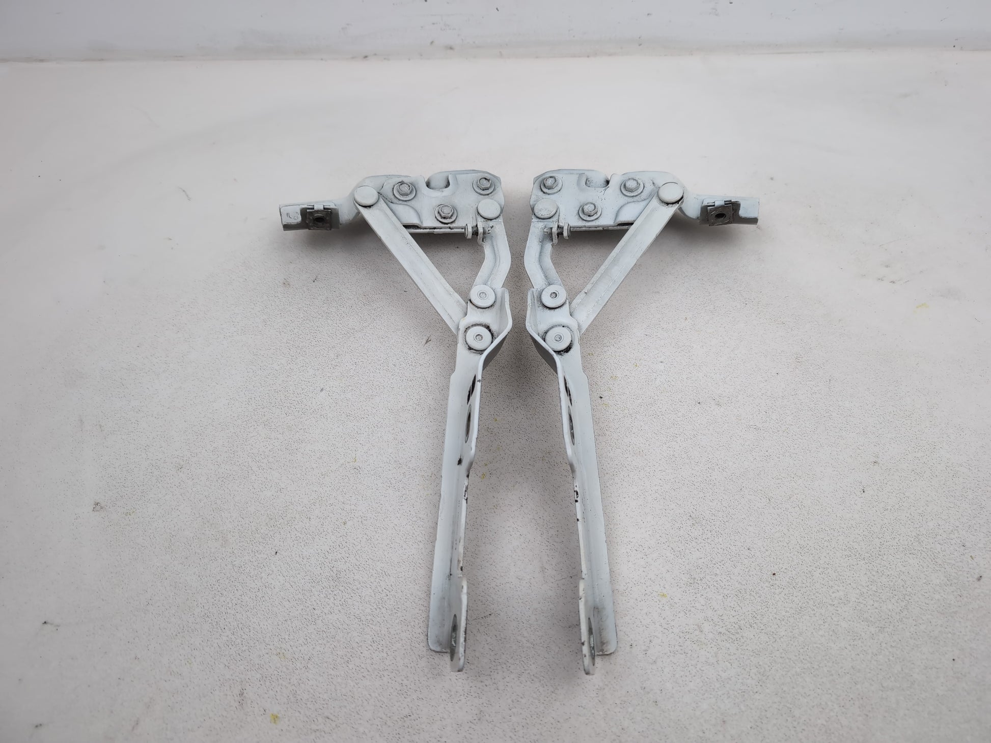 Bonnet Hinges 4
