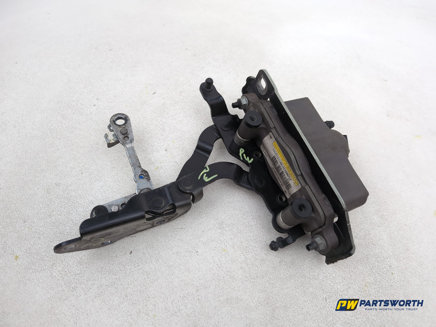 Bonnet Hinge RH 4