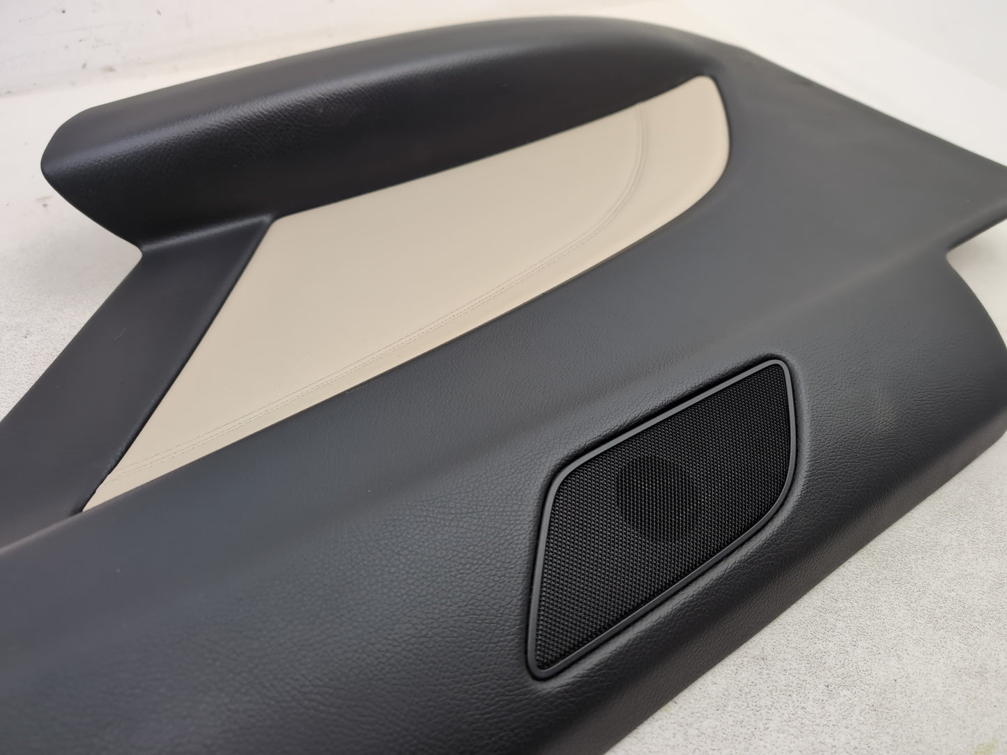 Mercedes-Benz C250 Amg Sport Right Front Door Panel A2046907626 2007-2014 - photo 4